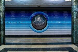 Taschkent, Usbekistan-August 11, 2023-innen das Metro Bahnhof namens Kosmonauten im Taschkent foto