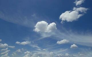 blauer himmel und wolken himmel foto