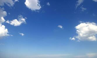 Blau Himmel Wolken Weiß natürlich foto