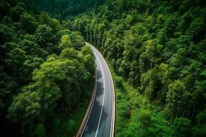 Straße Winde durch das üppig Wald mit modern Autos Fahren durch das Bäume.generativ ai. foto