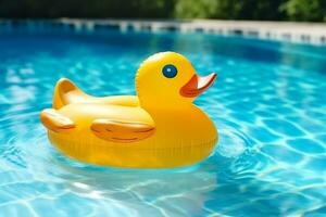 Gummi Ring Ente geformt schweben im ein pool.generativ ai. foto