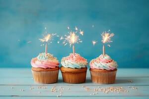 funkelnd Cupcakes zum ein Geburtstag Party foto