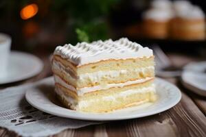 Weiß Koje Kuchen Lügen auf das Tabelle foto