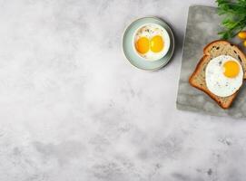 gesund Frühstück mit gebraten Eier foto