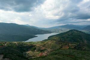 natürlich Reservoir im Yunnan, China. foto