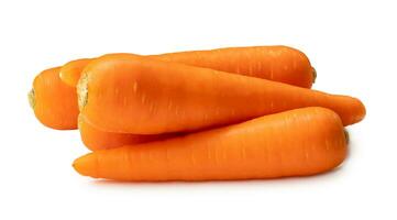 frisch schön Orange Möhren im Stapel isoliert auf Weiß Hintergrund mit Ausschnitt Weg. schließen oben von gesund Gemüse Wurzel foto
