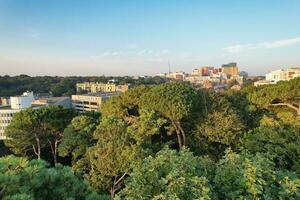 Antenne Aussicht von britisch Tourist Attraktion von Bournemouth Strand und Meer Aussicht Stadt von England großartig Großbritannien Vereinigtes Königreich. Bild gefangen mit Drohnen Kamera auf September 9., 2023 während Sonnenuntergang foto