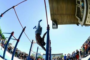 Charkiw, Ukraine - 27. Mai 2018 Street Workout Show während des jährlichen Festivals der Straßenkulturen foto