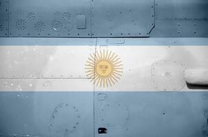 Argentinien Flagge abgebildet auf Seite Teil von Militär- gepanzert Hubschrauber Nahaufnahme. Heer Kräfte Flugzeug konzeptionelle Hintergrund foto