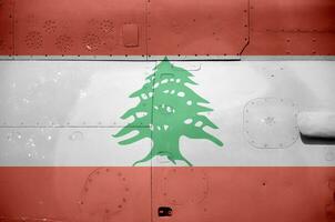 Libanon Flagge abgebildet auf Seite Teil von Militär- gepanzert Hubschrauber Nahaufnahme. Heer Kräfte Flugzeug konzeptionelle Hintergrund foto