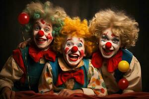 Kinder- glücklich Geburtstag Party Kind mit ein Zeichnung von ein Clowns Gesicht foto