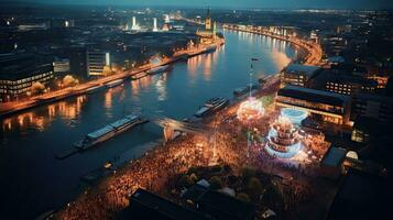 hoch Winkel Aussicht von Düsseldorf Festival Nacht Aussicht entlang das Fluss foto