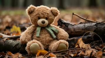 ein Teddy Bär Sitzung auf ein gefallen Log im das Wald generativ ai foto