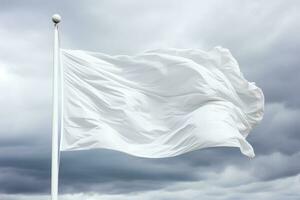 ein flattern Weiß Kapitulation Flagge gegen ein stürmisch Himmel isoliert auf ein Weiß Hintergrund foto