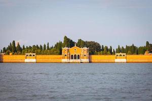 Venedig Friedhof von San Michele von der Uferpromenade aus from foto