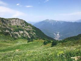 Schöne Aussicht vom Gipfel des Kaukasus. roza khutor, russland foto