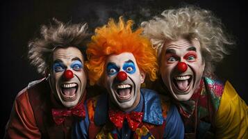 Clowns. lächelnd dumm und bunt Animateure foto