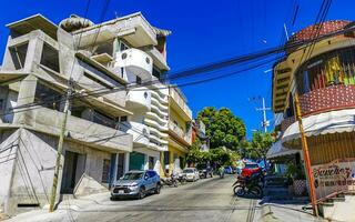 puerto escondido Oaxaca Mexiko 2023 typisch schön bunt Tourist Straße Bürgersteig Stadt puerto escondido Mexiko. foto