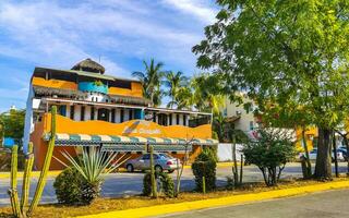 puerto escondido Oaxaca Mexiko 2023 typisch schön bunt Tourist Straße Bürgersteig Stadt puerto escondido Mexiko. foto