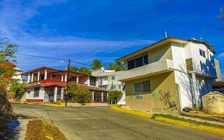 puerto escondido Oaxaca Mexiko 2023 typisch schön bunt Tourist Straße Bürgersteig Stadt puerto escondido Mexiko. foto