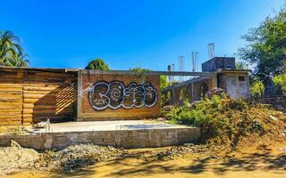 puerto escondido Oaxaca Mexiko 2023 typisch schön bunt Tourist Straße Bürgersteig Stadt puerto escondido Mexiko. foto