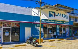 puerto escondido Oaxaca Mexiko 2023 typisch schön bunt Tourist Straße Bürgersteig Stadt puerto escondido Mexiko. foto