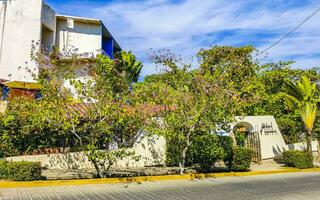 puerto escondido Oaxaca Mexiko 2023 typisch schön bunt Tourist Straße Bürgersteig Stadt puerto escondido Mexiko. foto