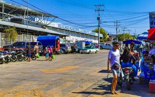 puerto escondido Oaxaca Mexiko 2023 typisch schön bunt Tourist Straße Bürgersteig Stadt puerto escondido Mexiko. foto