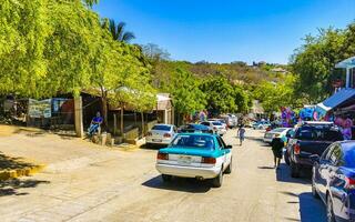 puerto escondido Oaxaca Mexiko 2023 typisch schön bunt Tourist Straße Bürgersteig Stadt puerto escondido Mexiko. foto