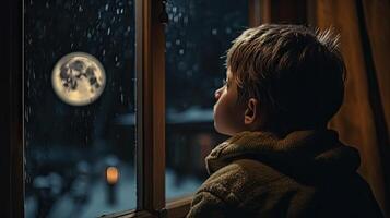 Kind Sprichwort Gute Nacht zu das Mond durch Fenster auf schneebedeckt Nacht foto