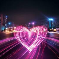 Herz beleuchtet Licht Gemälde einfrieren Foto lange Exposition Rosa Straße Stadt Neon- romantisch