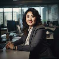 Osten asiatisch Plus Größe glücklich kurvig Manager modern Büro erfolgreich Job Vorsitzender Geschäft Frau Foto