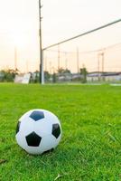 Fußball auf dem Ballfeld foto