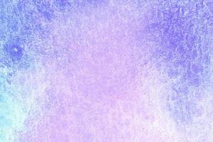 abstraktes lila Aquarell auf weißem Hintergrund foto