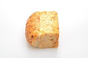 Brotlaib isoliert auf weißem Hintergrund foto
