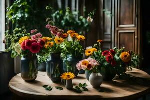 ein Tabelle mit Vasen von Blumen auf Es. KI-generiert foto