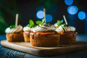Mini Cupcakes mit Sahne und Belag auf ein hölzern Tafel. KI-generiert foto