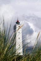 der leuchtturm blavandshuk fyr an der westküste von dänemark
