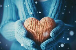 schneebedeckt Herz gehaltenen durch weiblich Hände im warm gestrickt Handschuhe ai generiert foto