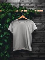 Fachmann grau T-Shirt zum Attrappe, Lehrmodell, Simulation Design ai generiert foto