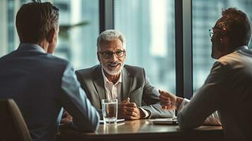 ein Geschäftsmann oder finanziell Berater Treffen mit Kunden im ein Büro, diskutieren Finanzen, Hypotheken, und investieren Strategien. persönlich finanziell Verwaltung und beratend Dienstleistungen. generativ ai foto