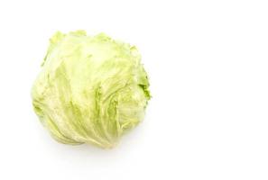frischer Salat auf weißem Hintergrund foto