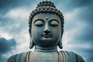 Buddha Statue mit Blau Himmel und Wolken Hintergrund ai generiert foto