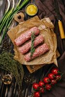 traditionell rumänisch mititei, Schweinefleisch Fleisch Rollen foto