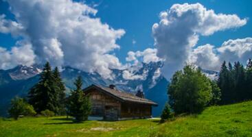 Landschaft von das Alpen im Frankreich im Sommer- foto