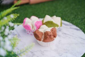 bolu Kukus ist ein indonesisch traditionell Schwamm Cupcake foto