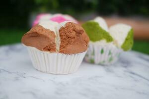 bolu Kukus ist ein indonesisch traditionell Schwamm Cupcake foto