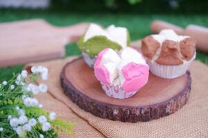 bolu Kukus ist ein indonesisch traditionell Schwamm Cupcake foto