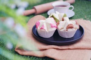 bolu Kukus ist ein indonesisch traditionell Schwamm Cupcake foto