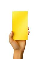 ein Mensch Hand halten ein leer Blatt von Gelb Papier oder Karte isoliert auf Weiß Hintergrund. ai generiert foto